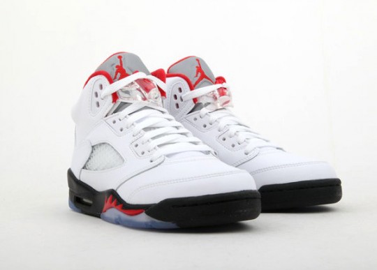 L.A. Sneakers – Air Jordan 5 “Fire Red”