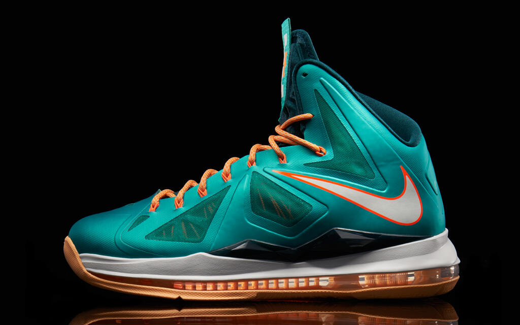 L.A. Sneakers – The LeBron X Atomic Teal / Total Orange