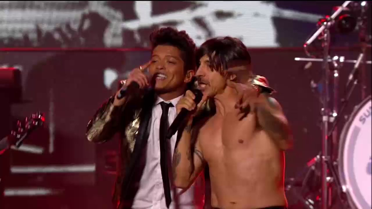 Bruno Mars & Red Hot Chili Peppers Perform At Super Bowl XLVIII (Video)
