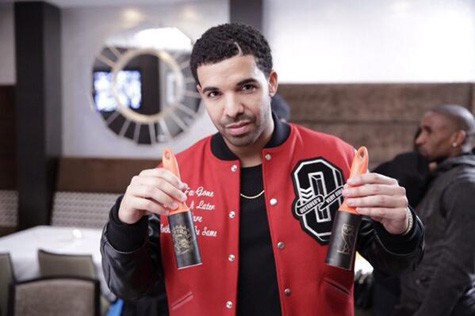 Drake Gives Away OVO Lint Rollers At Raptors Game (News)