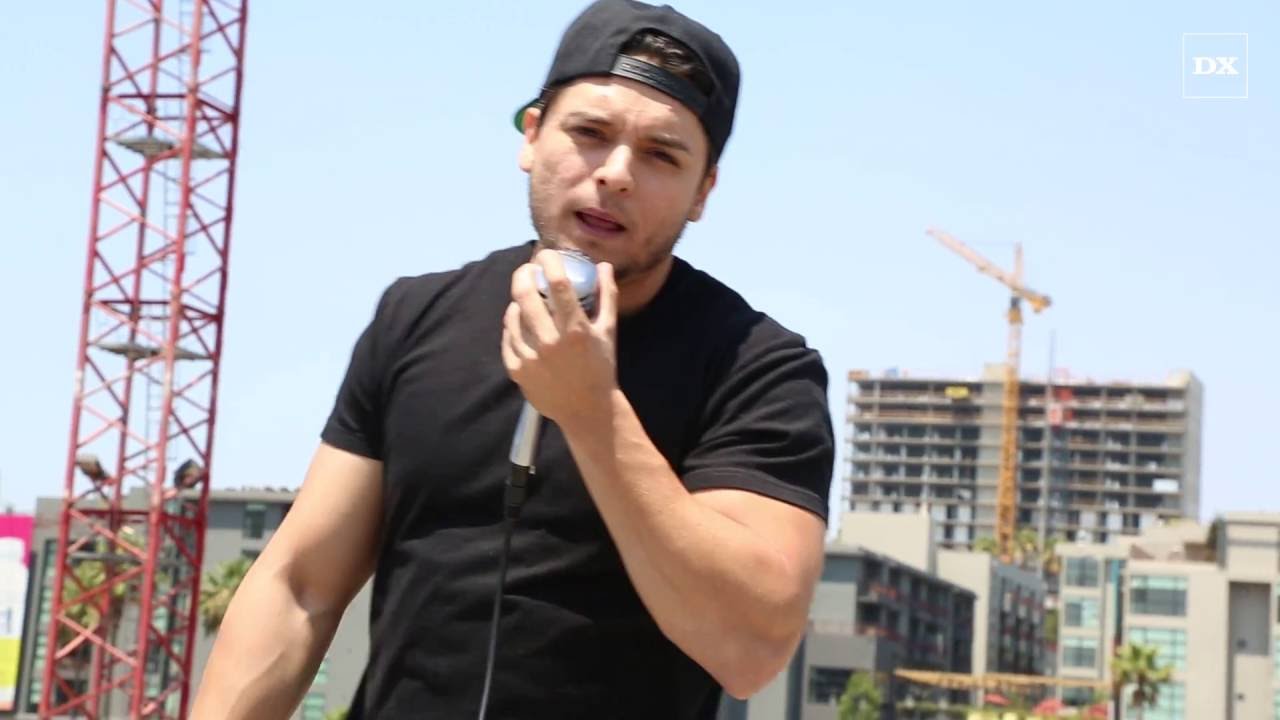 B Gonzalez – Hollywood Freestyle w/ HipHopDX (Video)