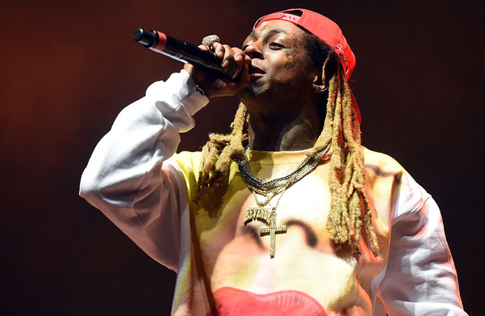 Lil Wayne Reps Roc-A-Fella At Camp Flog Gnaw Carnival [WATCH]