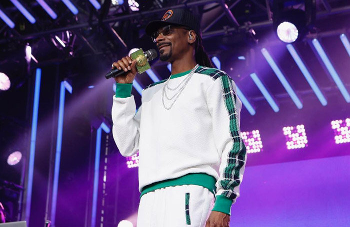Snoop Dogg Names His Three Favorite Rappers & Performs On “Jimmy Kimmel Live!” [WATCH]