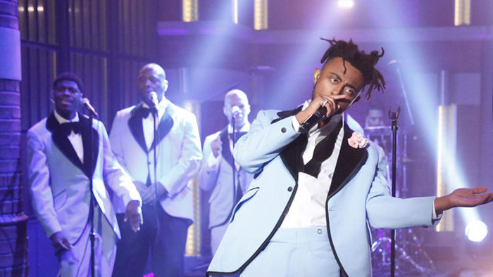 Aminé Performs “Wedding Crashers” With Offset On “Late Night” [WATCH]