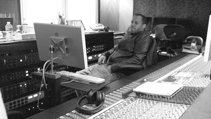 No I.D. Confirms Three Bonus Songs On Physical Copies Of ‘4:44’ & More [PEEP]