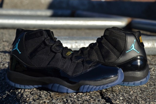 air-jordan-xi-retro-black-gamma-blue-varsity-maize-04