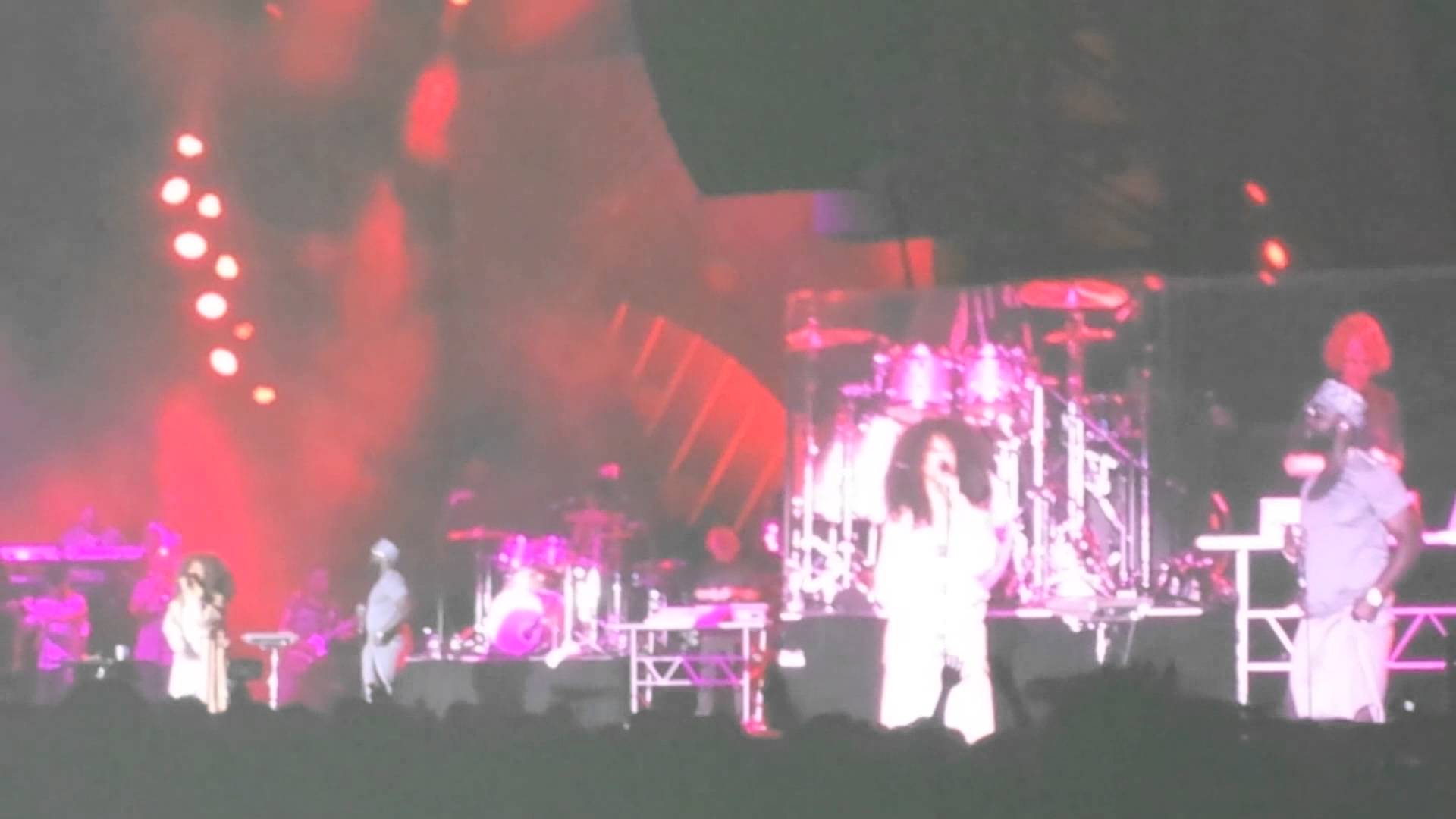 Erykah Badu Brings Out YG, Lox & Freeway In Philly (Video)