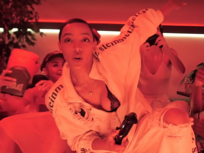 New Video: Tinashe – “Cash Race” [WATCH]